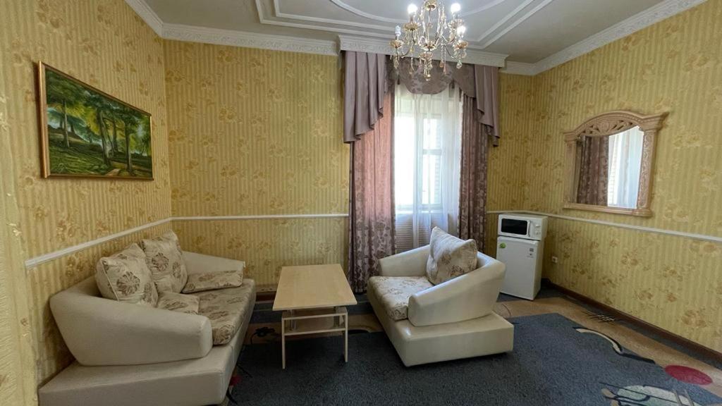מלון Karagandy Rosa Roze Luxe House מראה חיצוני תמונה